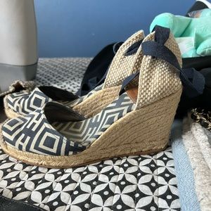 Blue and white tory burch heels